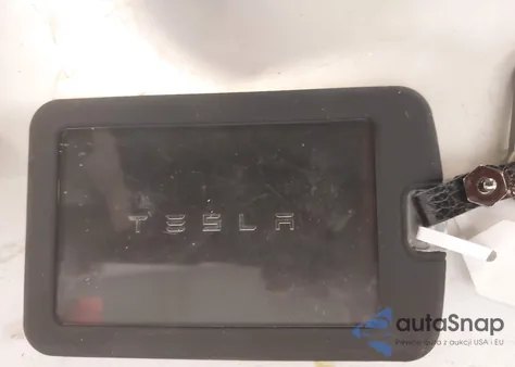 2018 Tesla Model 3 Long Range/Mid Range z USA, uszkodzony, nr VIN 5YJ3E1EA0JF037445